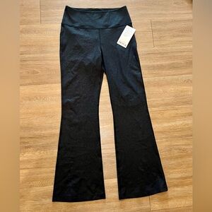 NWT Lululemon Groove Flare Pant Ripple Emboss Black size 12 style lw5ezbs